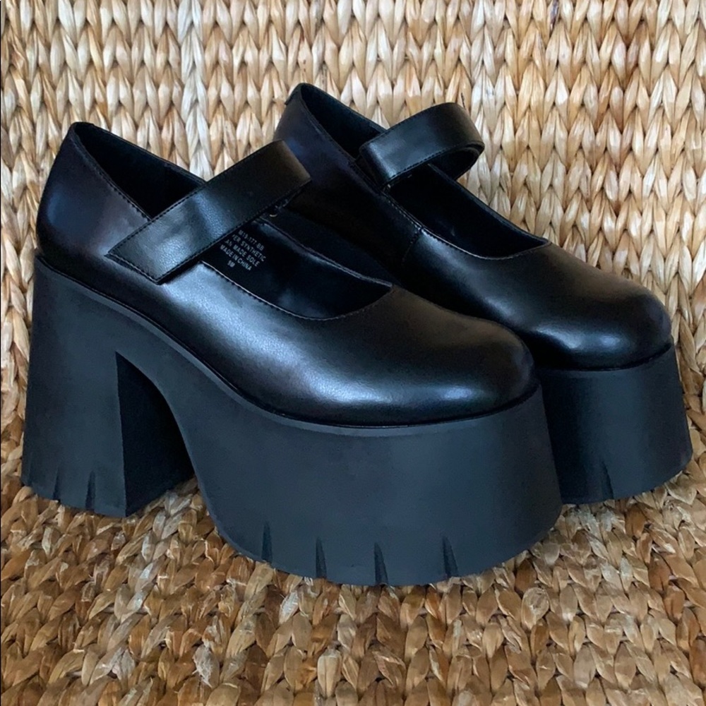 New Current 🖤Mood Mary Jane Platforms